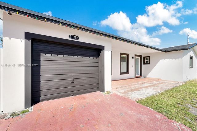 10715 SW 168th Ter, Miami, FL 33157