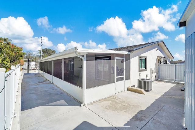 10715 SW 168th Ter, Miami, FL 33157