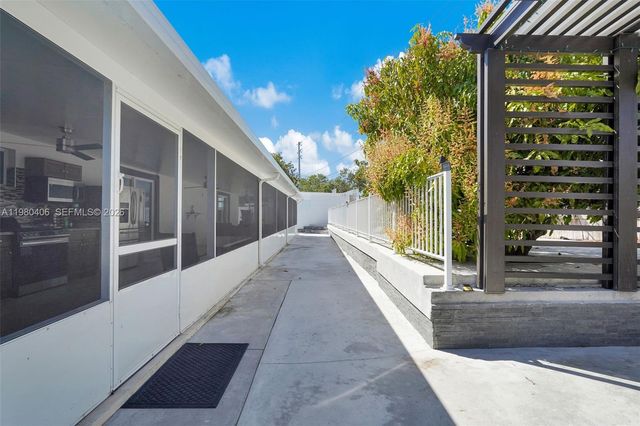 10715 SW 168th Ter, Miami, FL 33157