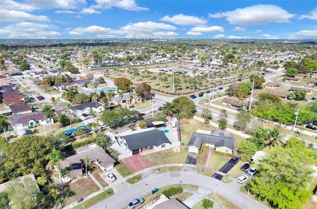 10715 SW 168th Ter, Miami, FL 33157