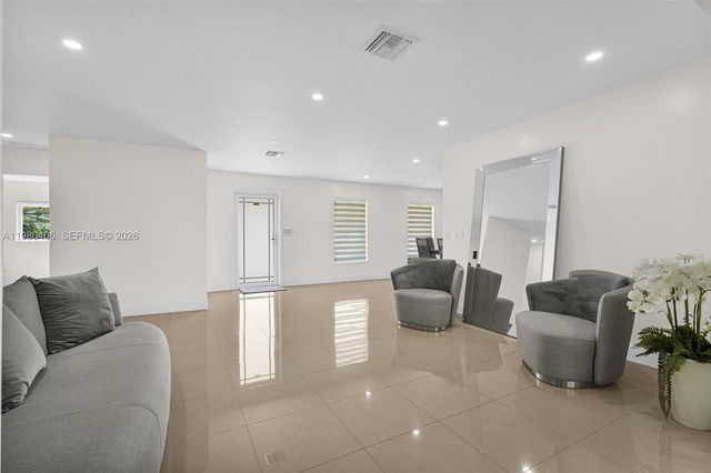 10715 SW 168th Ter, Miami, FL 33157