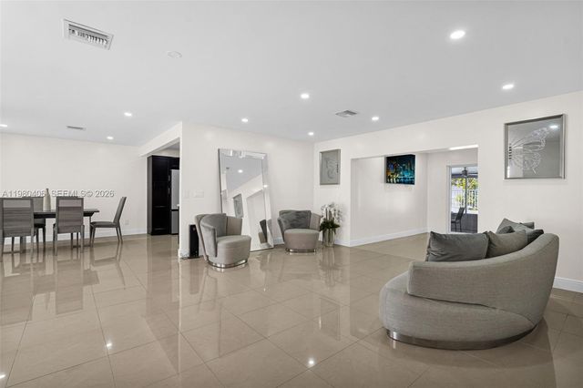 10715 SW 168th Ter, Miami, FL 33157