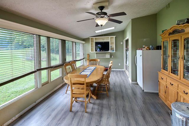 19095 Winfield Road, Fraziers Bottom, WV 25082