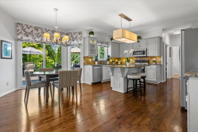 2088 Lower Ridge ROAD, Port Washington, WI 53074