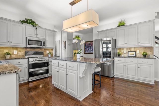 2088 Lower Ridge ROAD, Port Washington, WI 53074
