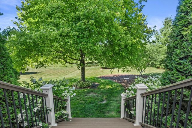 2088 Lower Ridge ROAD, Port Washington, WI 53074