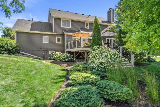 2088 Lower Ridge ROAD, Port Washington, WI 53074