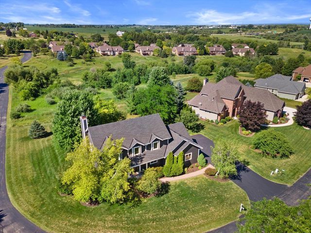 2088 Lower Ridge ROAD, Port Washington, WI 53074