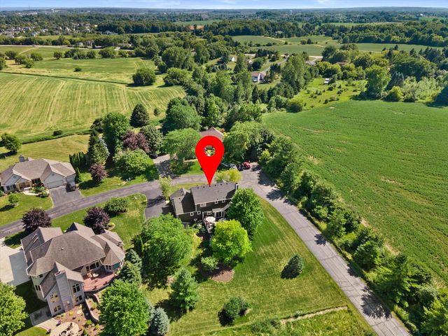 2088 Lower Ridge ROAD, Port Washington, WI 53074