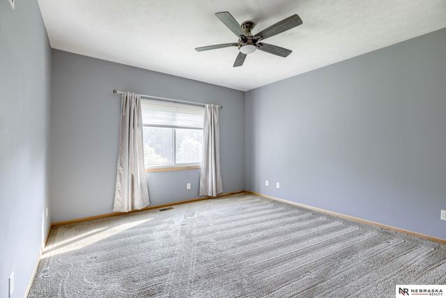 7814 Phares Drive, Lincoln, NE 68516