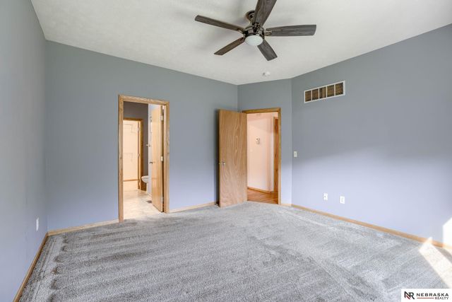 7814 Phares Drive, Lincoln, NE 68516