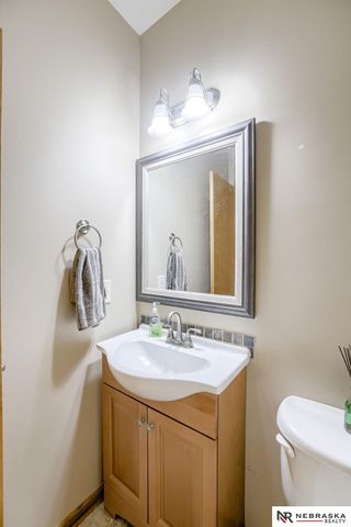 7814 Phares Drive, Lincoln, NE 68516