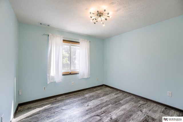 7814 Phares Drive, Lincoln, NE 68516