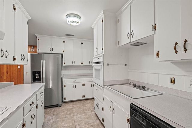 605 Barksdale Drive E, Mobile, AL 36606