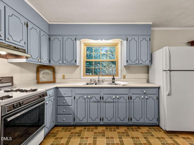 617 S Lakeside Drive, Raleigh, NC 27606