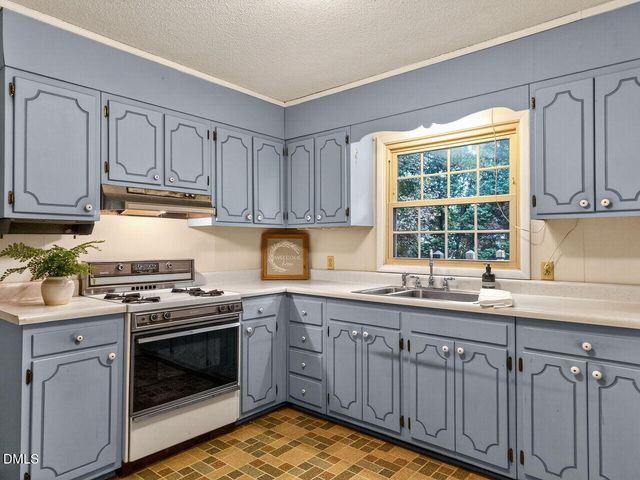 617 S Lakeside Drive, Raleigh, NC 27606