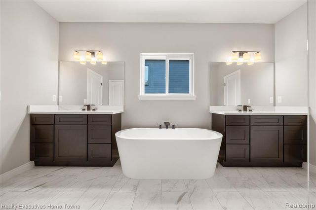 50733 Mistwood Drive, Macomb, MI 48042