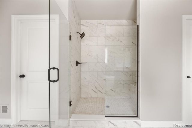 50733 Mistwood Drive, Macomb, MI 48042