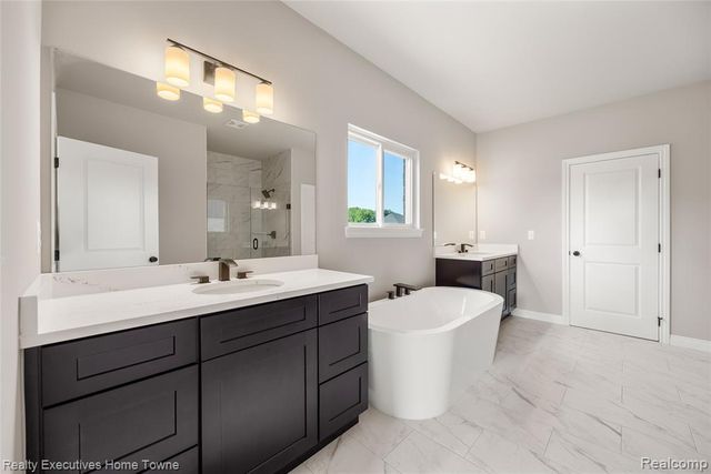 50733 Mistwood Drive, Macomb, MI 48042