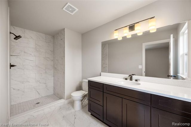 50733 Mistwood Drive, Macomb, MI 48042