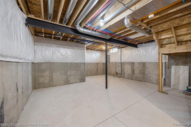 50733 Mistwood Drive, Macomb, MI 48042