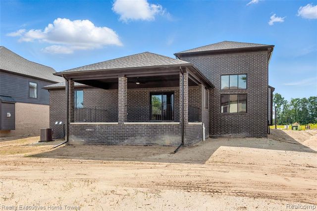 50733 Mistwood Drive, Macomb, MI 48042