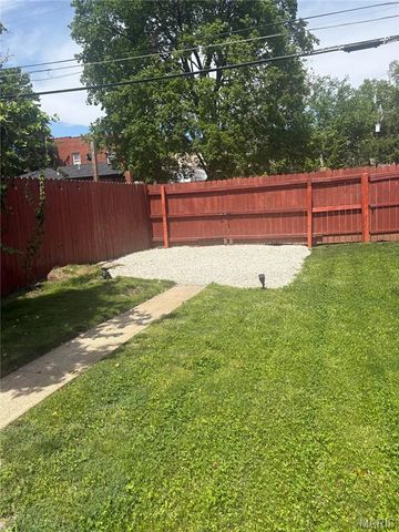 2845 Chippewa Street, St Louis, MO 63118