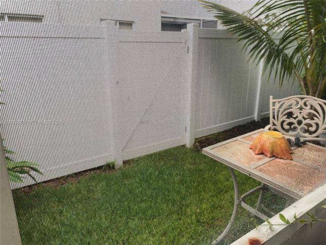 6006 Plum Place, Tamarac, FL 33321