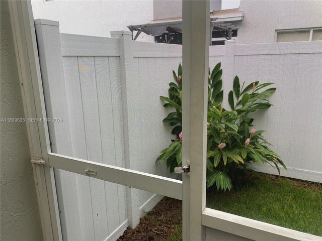 6006 Plum Place, Tamarac, FL 33321