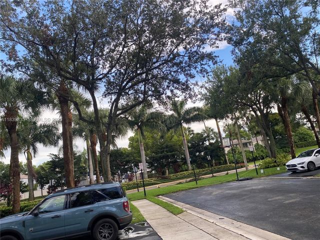 6006 Plum Place, Tamarac, FL 33321