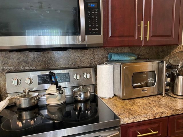 6006 Plum Place, Tamarac, FL 33321