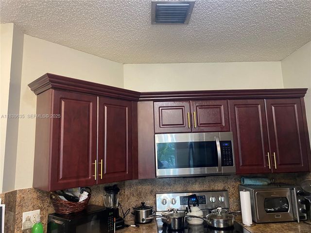 6006 Plum Place, Tamarac, FL 33321