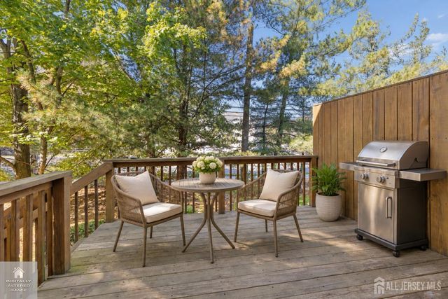 29 Harbor Bay Circle, Old Bridge, NJ 08879