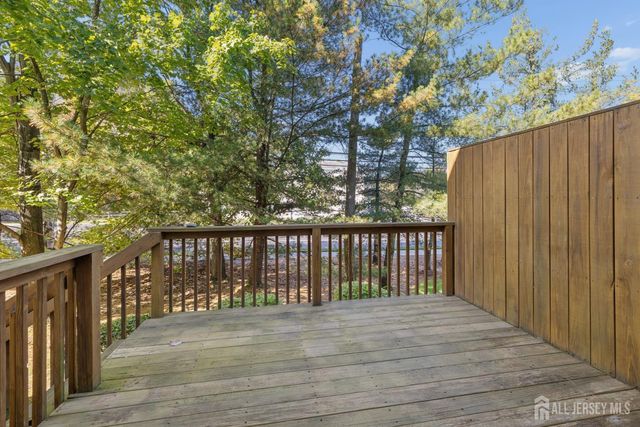 29 Harbor Bay Circle, Old Bridge, NJ 08879