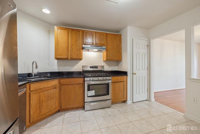 29 Harbor Bay Circle, Old Bridge, NJ 08879