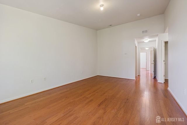 29 Harbor Bay Circle, Old Bridge, NJ 08879