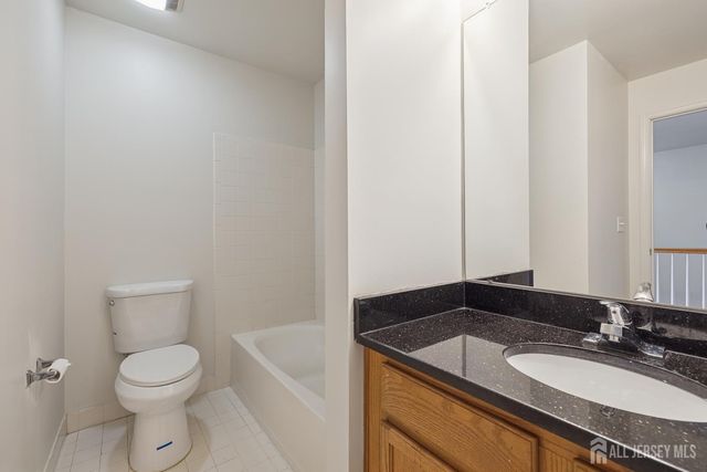 29 Harbor Bay Circle, Old Bridge, NJ 08879