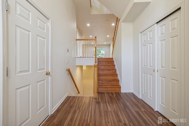 29 Harbor Bay Circle, Old Bridge, NJ 08879