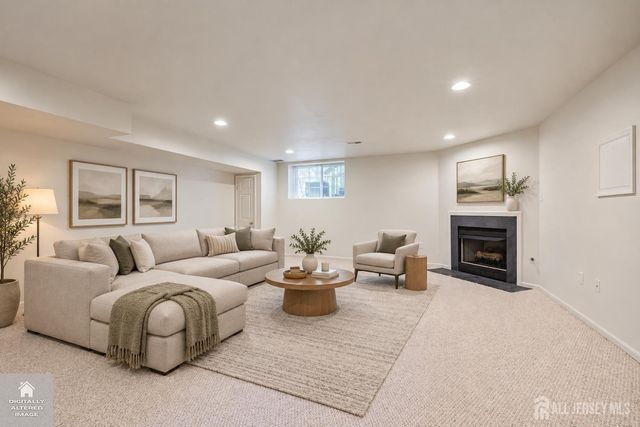 29 Harbor Bay Circle, Old Bridge, NJ 08879