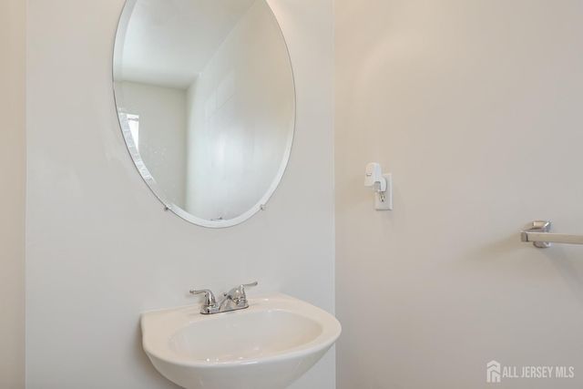 29 Harbor Bay Circle, Old Bridge, NJ 08879