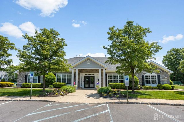 29 Harbor Bay Circle, Old Bridge, NJ 08879
