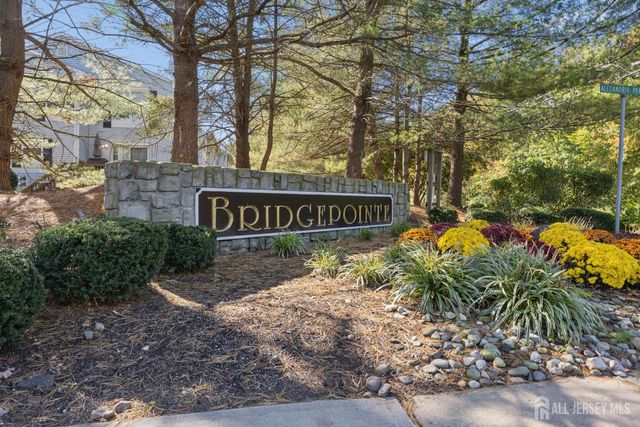 29 Harbor Bay Circle, Old Bridge, NJ 08879