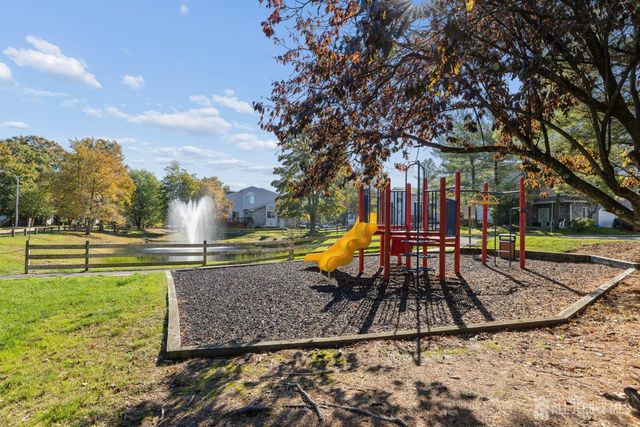 29 Harbor Bay Circle, Old Bridge, NJ 08879