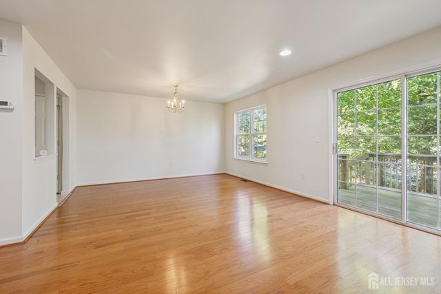 29 Harbor Bay Circle, Old Bridge, NJ 08879