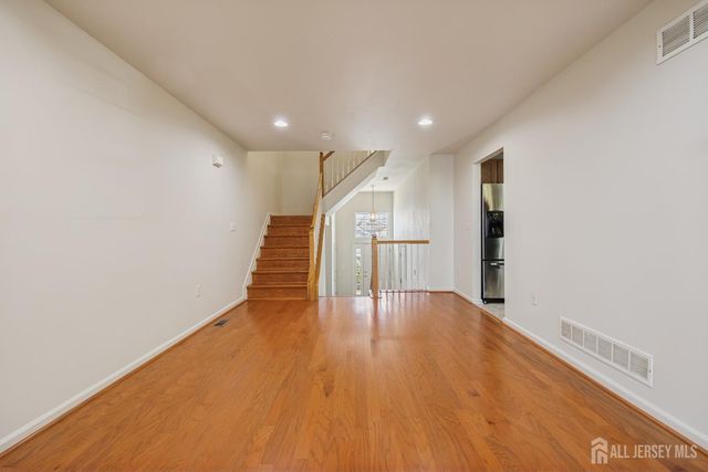29 Harbor Bay Circle, Old Bridge, NJ 08879