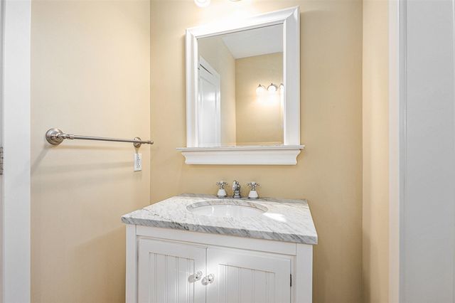 475 Lakeshore Drive, South Haven, MI 49090