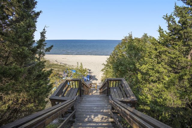 475 Lakeshore Drive, South Haven, MI 49090