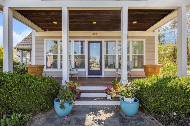 475 Lakeshore Drive, South Haven, MI 49090