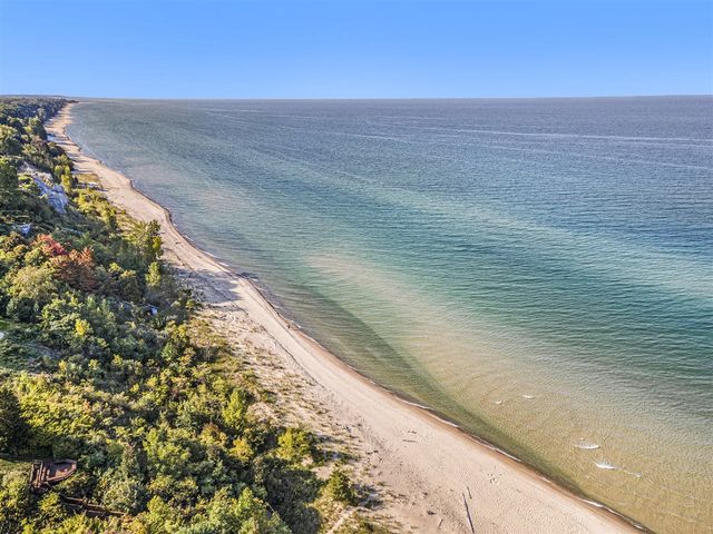 475 Lakeshore Drive, South Haven, MI 49090