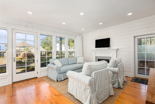 475 Lakeshore Drive, South Haven, MI 49090